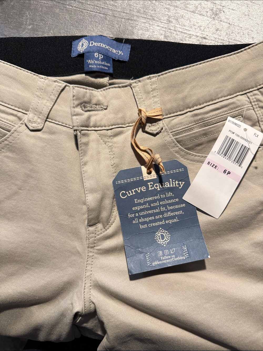 Democracy women’s  Beige capris  - Stretch Waistband